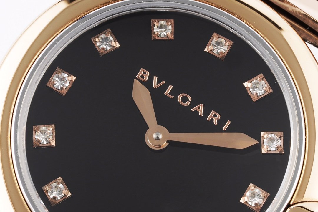 Lvcea Black Dial in Rose Gold/Steel