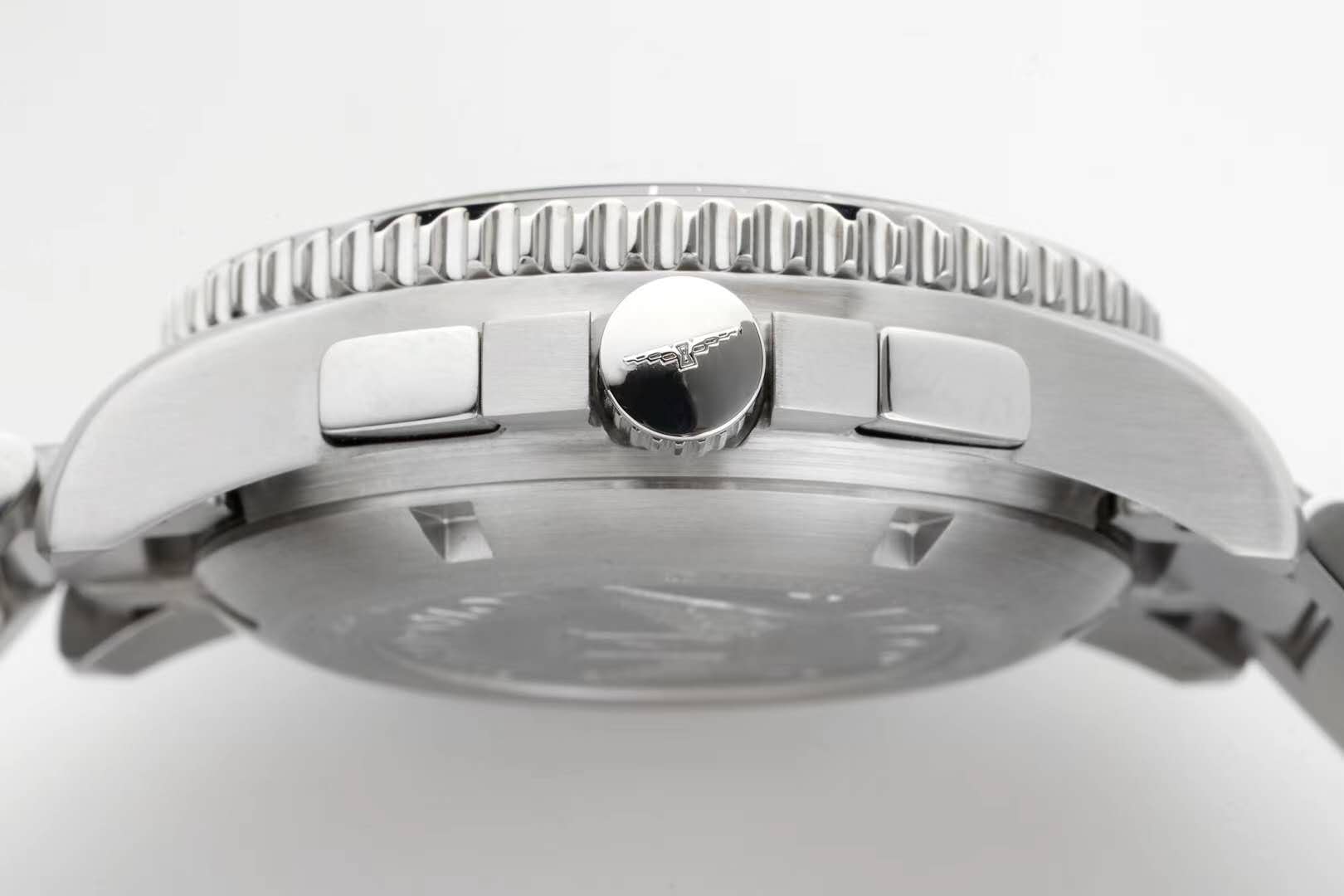 Hydroconquest Green Dial on Bracelet