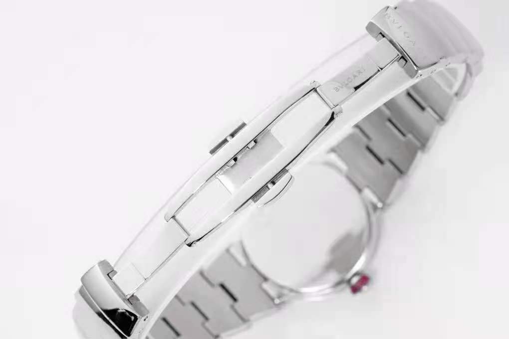 Lvcea Grey Dial in Steel with D1am0nd Bezel