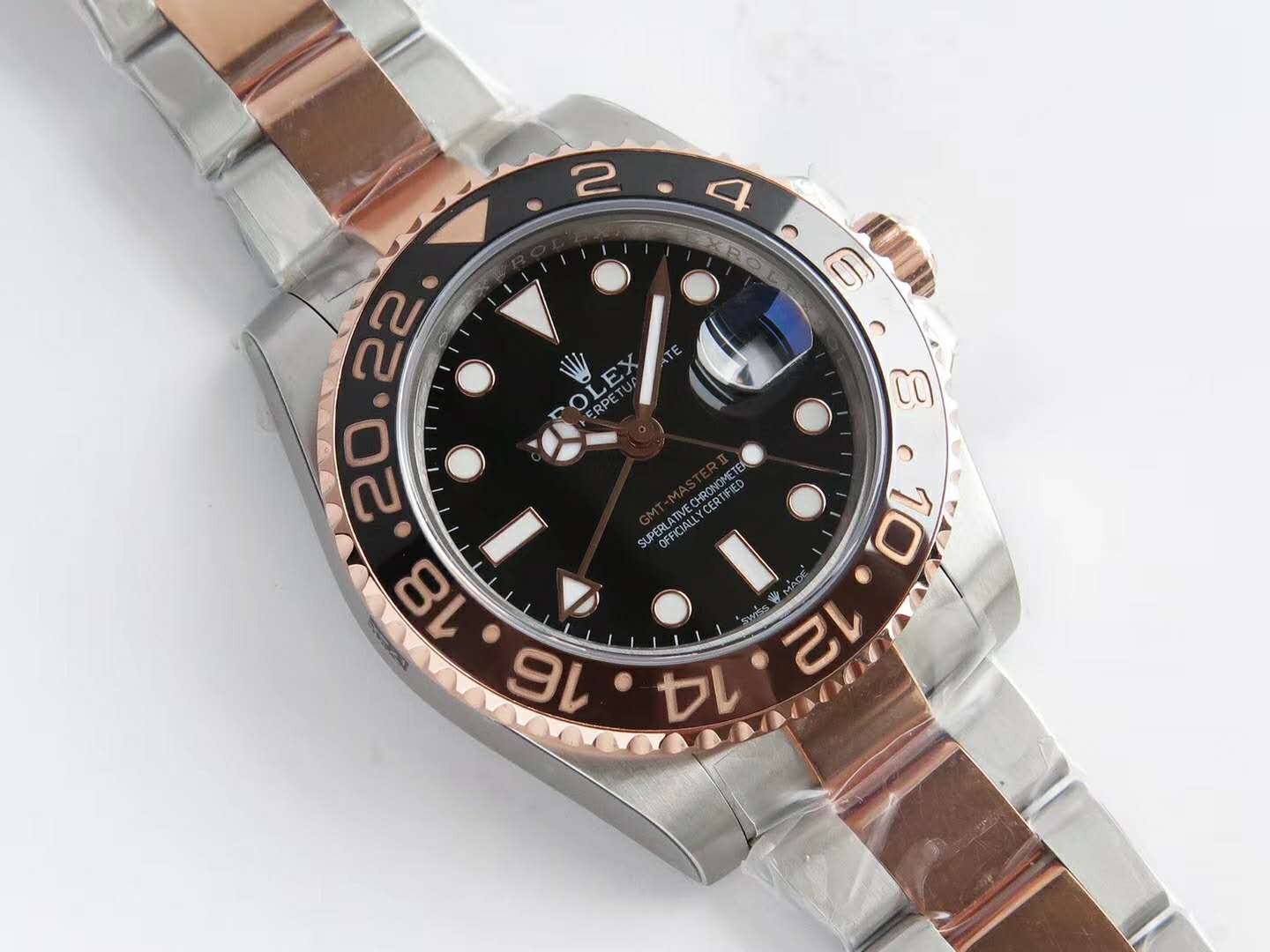 GMT Master II 126715 CHNR “Rootbeer” in Rose Gold and Steel