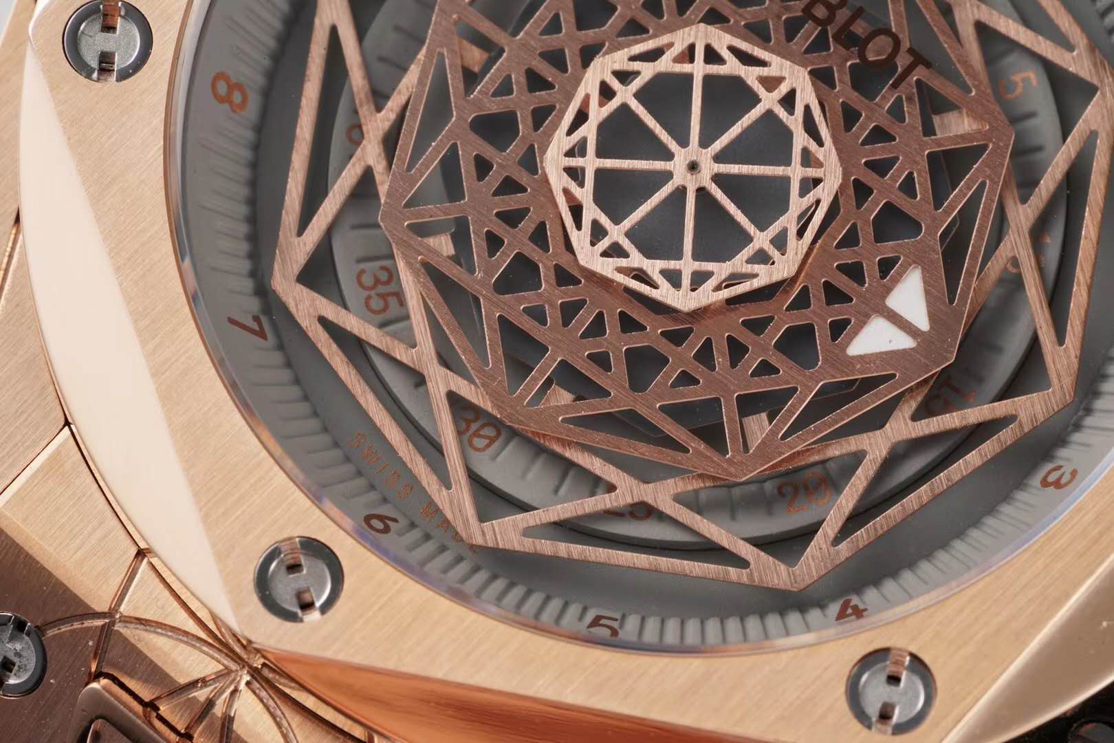 Big Bang Unico Sang Bleu in Rose Gold on Brown Leather Strap