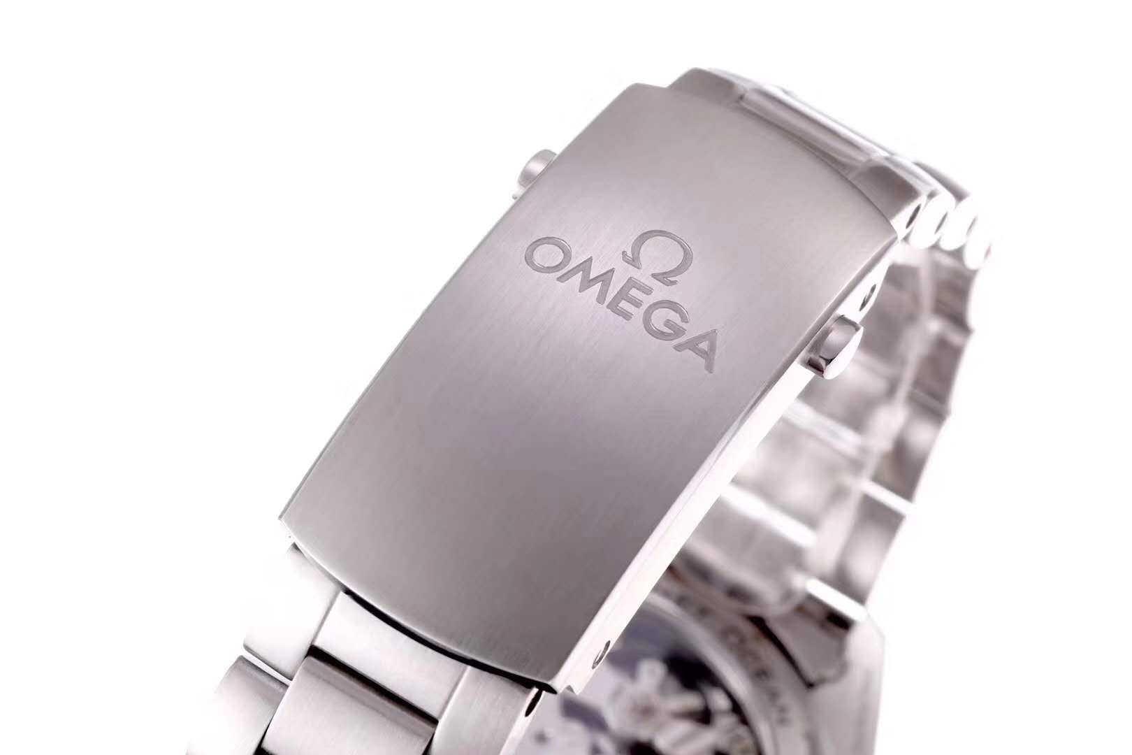 Planet Ocean 600M 0me*ga Co-Axial Master Chronometer 43.5mm Black Dial Ref 215.30.44.21.01.001